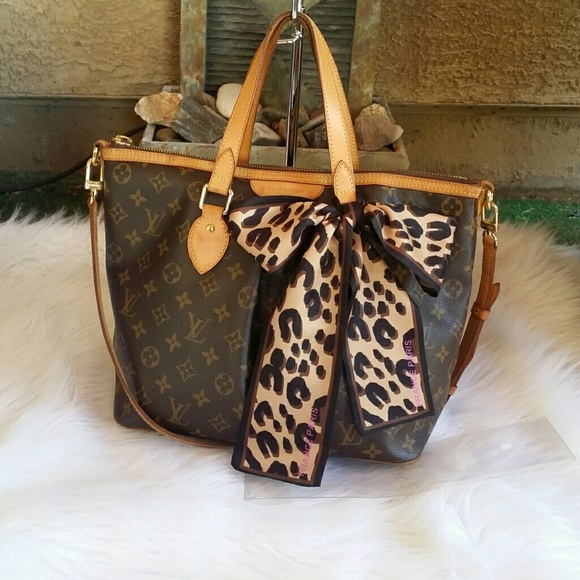 🎀🌹BUNDLE 👀DEAL,🌹🎀 2 LVs BAGS,  1 CHANEL BAG - Picture 4 of 4